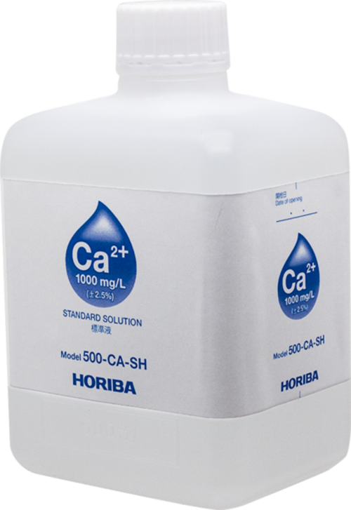 Horiba 1000 mg/L Calcium Ionen Standard Lösung, 500 ml Flasche Frontansicht, weiße Kunststoffflasche mit blau-weißem Etikett, Kalibrierlösung für ionenselektive Elektroden