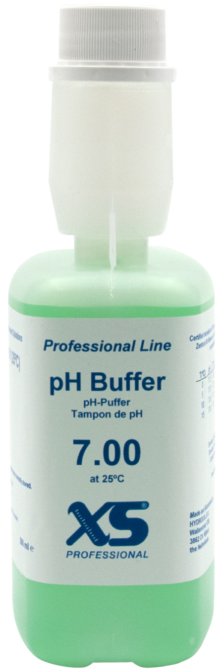 XS Professional pH 7.00, side view of the 500 ml buffer solution, calibration solution, laboratory supplies