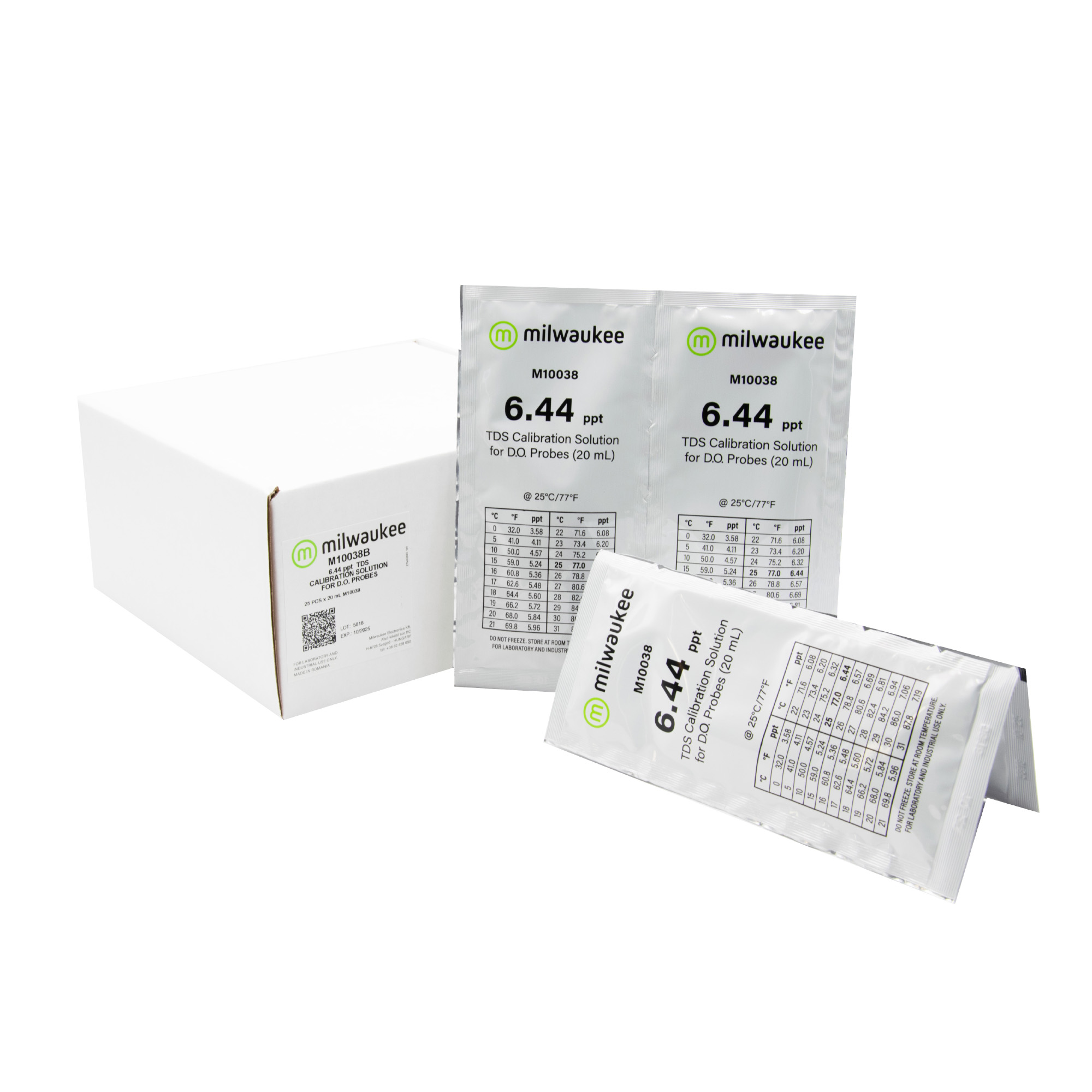 Milwaukee M10038B 6.44 ppt TDS Calibration Solution in a sachet, 25 sachets á 20ml Milwaukee M10038B 6.44 ppt TDS Kalibrierlösung Beutel Vorderseite mit Verpackung im Hintergrund, 25 Einzelbeutel á 20 ml, Kalibrierlösung für TDS Messgeräte, praktische Portionsbeutel