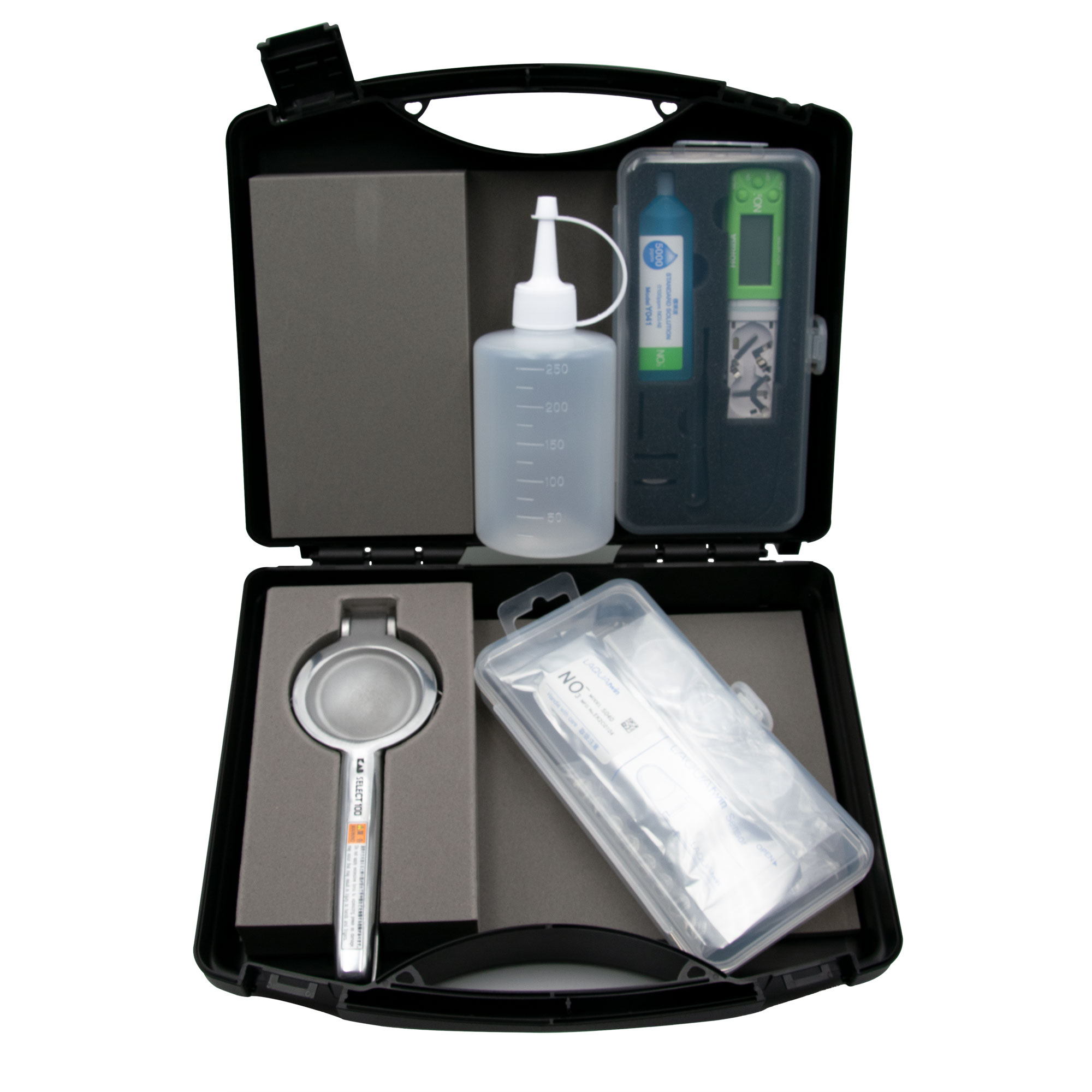 Horiba LAQUAtwin NT‑Koffer offen mit Tester, Pipetten, Presszubehör, Messbechern und Anleitung, mobiles Analysekit