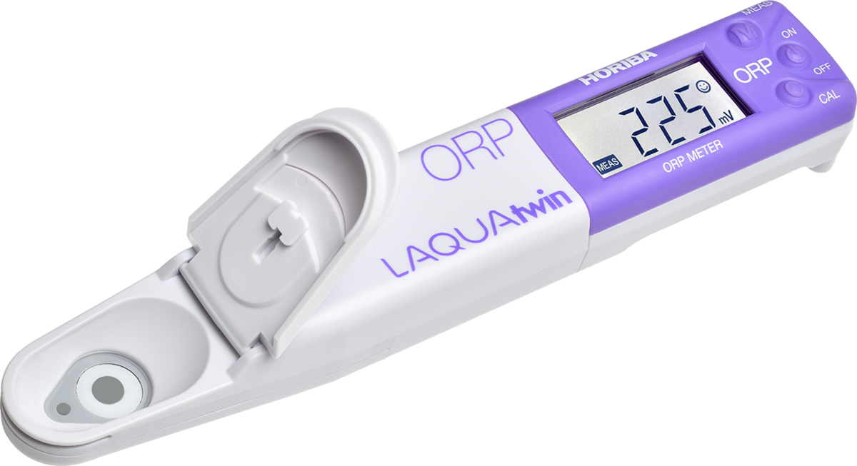 Horiba LAQUAtwin ORP Tester with 1 calibration point and temperature measurement (ORP-11) schräg fotografierter violett-weißer Tester, offen