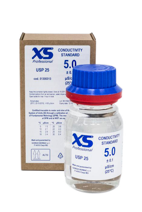 XS Professional 5 µS/cm calibration solution in a 300 ml glass bottle with blue cap and certificate